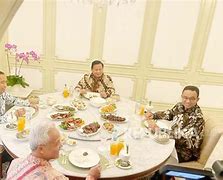 Jokowi Ajak Makan Siang Capres